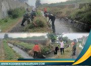 Cegah Penyumbatan dan Banjir, Babinsa Ngerong Ajak Warga Bersihkan Sungai