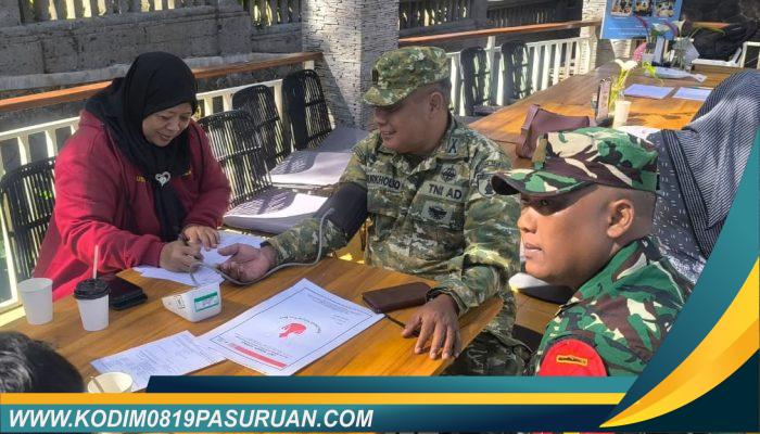 Setetes Darah untuk Sesama, Danramil 0819/26 Tosari Pimpin Aksi Donor Darah