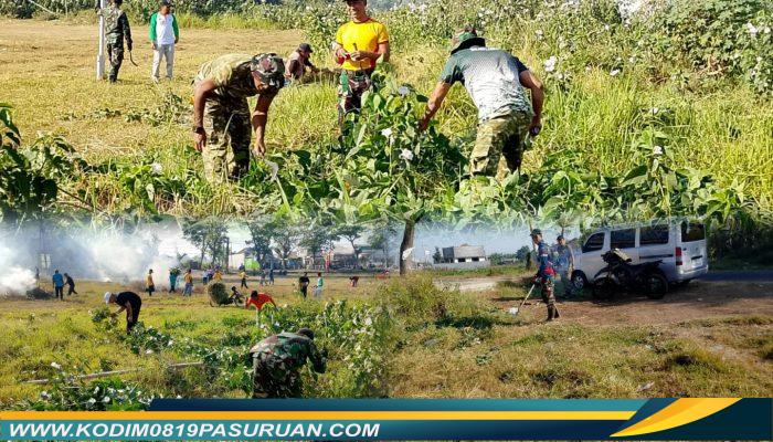 Sinergi TNI, Polri, dan Warga Warnai Kerja Bakti Massal di Lapangan Jatirejo Lekok