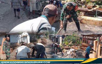 *Semangat Gotong Royong Babinsa Bersama Warga Perbaiki Saluran Air Cegah Genangan dan Banjir*